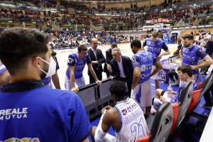 Trieste-Sassari, Bucchi: “L’abbiamo vinta in difesa. Complimenti ai miei ragazzi.”