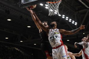 La Virtus Bologna di un super Kyle Weems si impone su Reggio Emilia