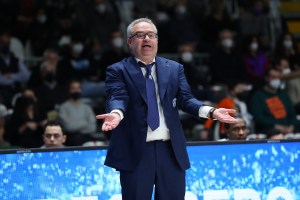 GeVi Napoli, esonerato coach Pino Sacripanti