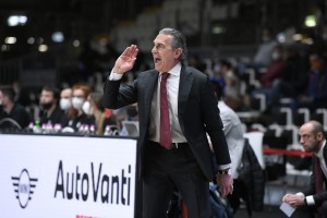 Virtus, Scariolo: “Iniziamo ad avere fiducia difensiva grazie a unione di squadra importante”