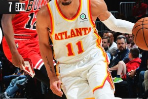 Gli Hawks trovano un fondamentale successo in ottica playoff con Chicago