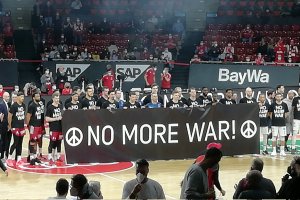 No More War! Anche il Bayern Monaco di Trinchieri prende posizione