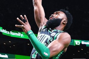 Dominio sui Wolves, Boston prende il comando della Atlantic