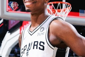 La tripla di Walker salva gli Spurs dal rientro di OKC