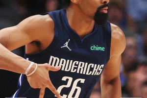 Doncic? No, Powell e Bullock: Dallas supera Minnesota