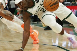 Bucks rimaneggiati, ma con i Wizards è un successo firmato Holiday