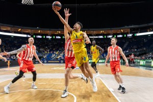 ALBA Berlin stays alive in Playoffs race with narrow win over Crvena Zvezda