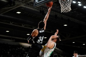 Weems e Teodosic tirano la Virtus fuori dalle sabbie mobili, Bursaspor ko