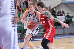 Reggio Emilia-Dinamo Sassari, un duello rusticano