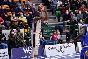 Bertram Tortona, contro Sassari il miglior Jamarr Sanders visto in Italia
