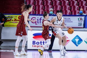 LBF semifnale gara-3: per la Virtus Bologna è finale scudetto: superata Venezia al Taliercio