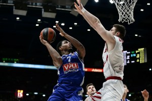 Nagoya Diamond Dolphins: si tratta il rinnovo di Coty Clarke