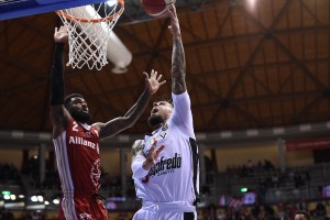 La Virtus Bologna passa a Trieste guidata dal duo Weems-Jaiteh