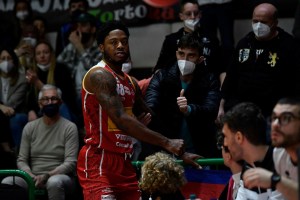 Tyrique Jones: Mi aspettavo di essere subito decisivo. Playoff? Possiamo puntarci