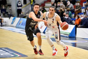 A Cremona il Derthona torna al successo all’ultimo respiro