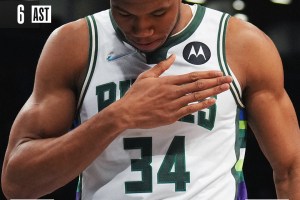 I Miwaukee Bucks trovano il successo in OT sui Nets, Central in tasca