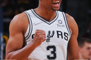 Gli Spurs passano a Denver e si prendono un posto nel play-in