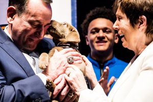 Duke wishes good retirement to Coach K… with a puppy