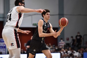 A Cremona è derby vero, la spunta la Vanoli nel finale: 76-72