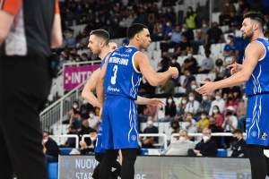 Brescia torna al successo, dominata Reggio Emilia con le triple e super Della Valle