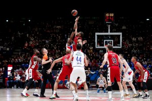 Anadolu Efes’ Game 2 vs Milano Starting 5 is the oldest in modern Euroleague playoffs