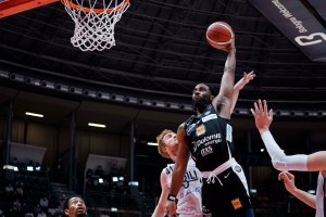 Desonta Bradford signs with Antwerp Giants