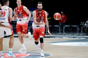 Milano e Reggio Emilia provano a non pensare alla coppa: vincono i milanesi 63-67