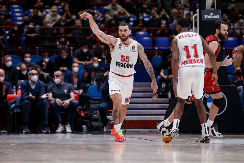 Mike James olympiacos