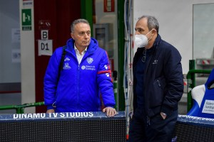 In Milano-Sassari dopo 21 anni torna ai playoff il duello in panchina tra Messina e Bucchi