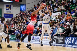 Dinamo Sassari, in uscita David Logan