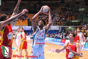 A Desio comanda sempre Cantù: 16 di Da Ros, Ravenna battuta