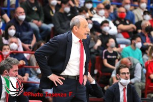 Ettore Messina: Ci tenevano tutti a vincerla, nel finale scelte giuste. Auguri a Harrison