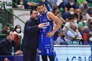 Bresciacanestro: L’Olympiacos sorpassa il Panathinaikos per Naz Mitoru-Long?