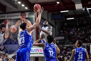 La Dinamo Sassari conquista il quarto atto e vola in semifinale
