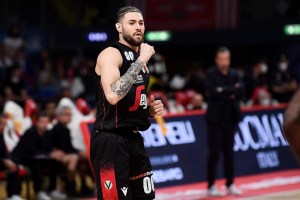 Virtus Bologna, trattative aperte con Isaia Cordinier