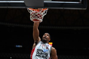 Olimpia Milano, rinnovo ufficiale per Kyle Hines