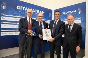 Attilio Caja ritira la Palma d’Argento attribuitagli dal CONI per meriti sportivi
