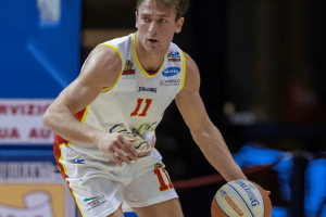 Basket Ravenna – Davide Denegri vince il premio MVP Mercedes-Benz De Stefani 2022