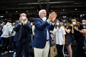 Virtus Bologna, Massimo Zanetti a Madrid con la squadra. Dubbi Hackett e Cordinier