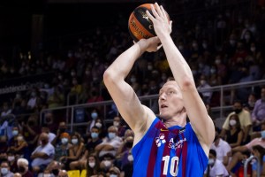 Rolands Smits and Nigel Hayes leave Barcelona