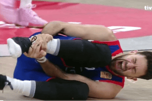 Anadolu Efes, Vasilije Micic si infortuna in gara 5 della serie con il Galatasaray