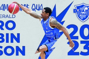 Dinamo Sassari re-signs Robinson