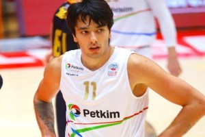 Ege Arar signs with Petkim