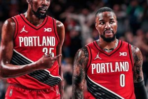 Lillard posta una foto di Kevin Durant in maglia Blazers, i tifosi di Portland sognano