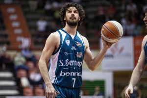 Cantù esce dal contratto con Luca Vitali