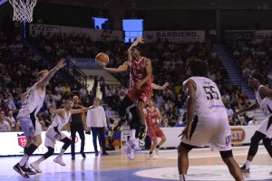 Lester Medford ancora in biancorosso! Il playmaker statunitense rinnova con l’Umana Chiusi