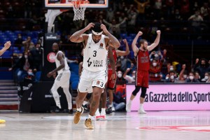 Valencia reportedly agreed to terms with Chris Jones