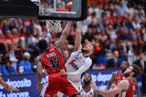 Kyle Hines vince il premio di Miglior Difensore SnaiPay delle LBA Finals 2022