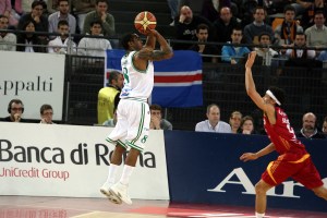 Pallacanestro Varese reportedly interested in John Lucas III for head coaching job