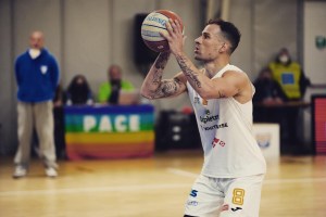 Laquintana firma a Salerno